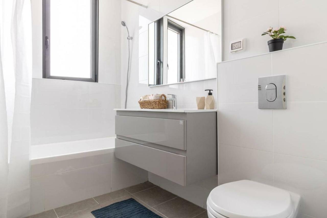 Magical 2Br/Parking With Amazing View, City Center Yerusalem Bagian luar foto